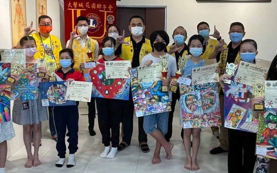 e69f94efbc9ae696b0e5b1b1e5a4a7e5ada6e59f8ee78baee5ad90e4bc9ae5928ce5b9b3e6b5b7e68aa5e7bb98e794bbe6af94e8b59be59c86e6bba1e4b8bee8a18c-2048×965